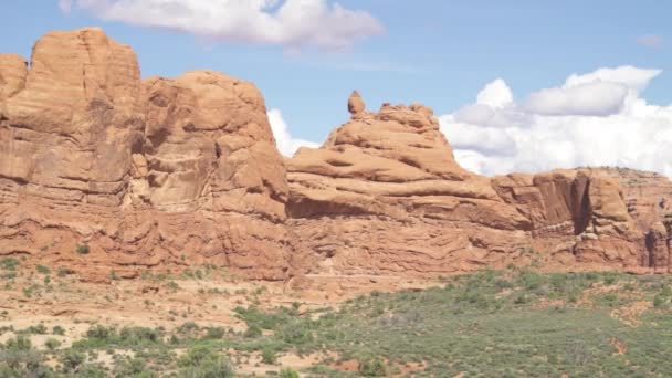 Arches Ulusal Parkı Kemer Kaya Güzel Kaya Oluşumu Dağ Moab — Stok video