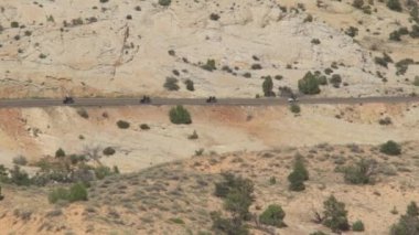 Güneybatı ABD Rock Dağı Çölünde Büyük Motosiklet Turu
