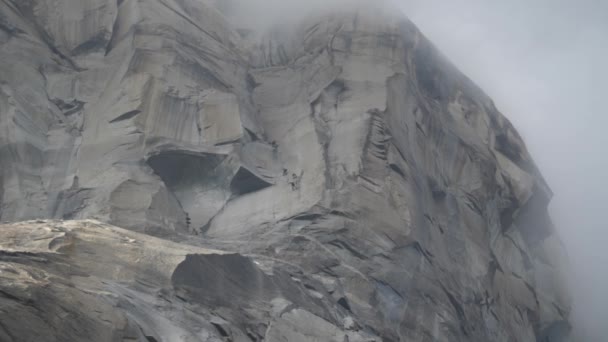Capitan Den Mest Ikoniske Vertikale Fjellformasjonen Yosemite Nasjonalpark Berømt Fjellklatrere – stockvideo