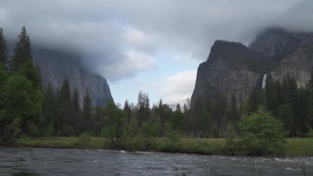 Ayna Gölü Yosemite Ulusal Parkı Nda Tenaya Deresi Nde North — Stok video