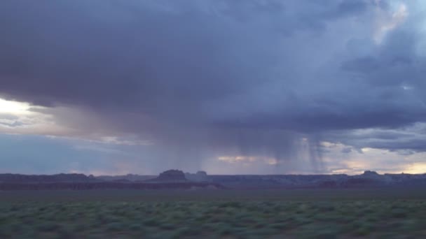 Hermosa Puesta Sol Nublado Algún Lugar Utah Con Rock Mountain — Vídeos de Stock