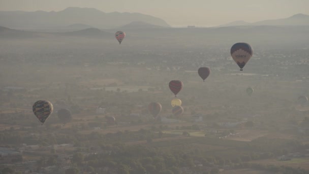 Varmluftsballong Flyger Ovanför Pyramiderna San Juan Teotihuacan Mexiko Sunrise Ride — Stockvideo