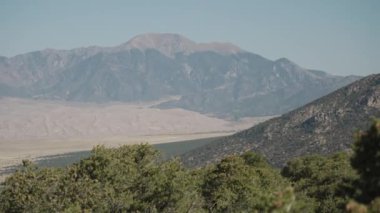 Great Sand Dunes Ulusal Parkı, Colorado 'nun güneyinde yer alır. Büyük kum tepeleriyle bilinir.