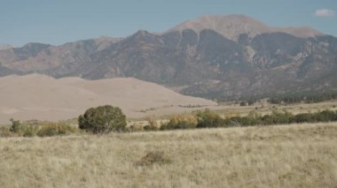 Great Sand Dunes Ulusal Parkı, Colorado 'nun güneyinde yer alır. Büyük kum tepeleriyle bilinir.