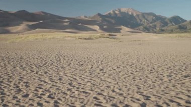Great Sand Dunes Ulusal Parkı, Colorado 'nun güneyinde yer alır. Büyük kum tepeleriyle bilinir.