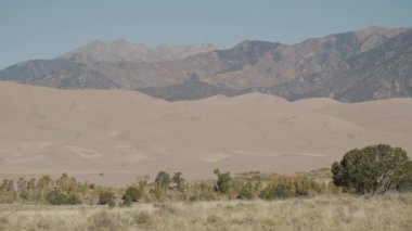 Great Sand Dunes Ulusal Parkı, Colorado 'nun güneyinde yer alır. Büyük kum tepeleriyle bilinir.