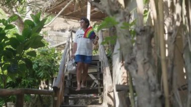 Koyu Derili Güneydoğu Asya LGBT Gay Adam Gökkuşağı Gurur Katlayan Hayranı