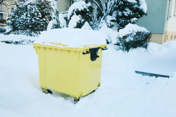 Yellow Garbage Bin Covered Snow — Stock Photo, Image