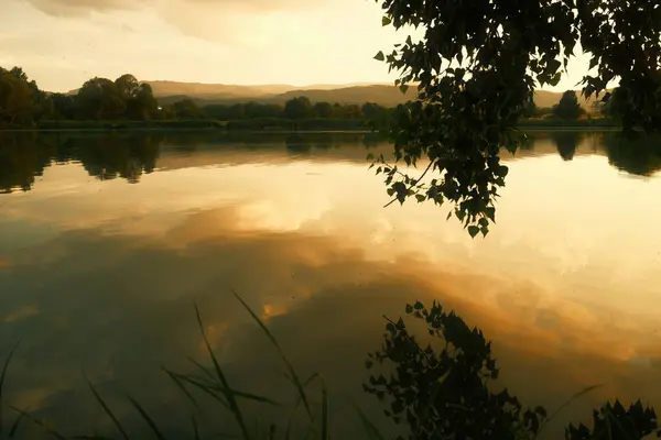 Красивый Закат Озере Природе Ландшафте — стоковое фото