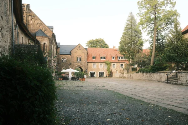 Όμορφη Αυλή Του Παλιού Μοναστηριού Στη Γερμανία — Φωτογραφία Αρχείου