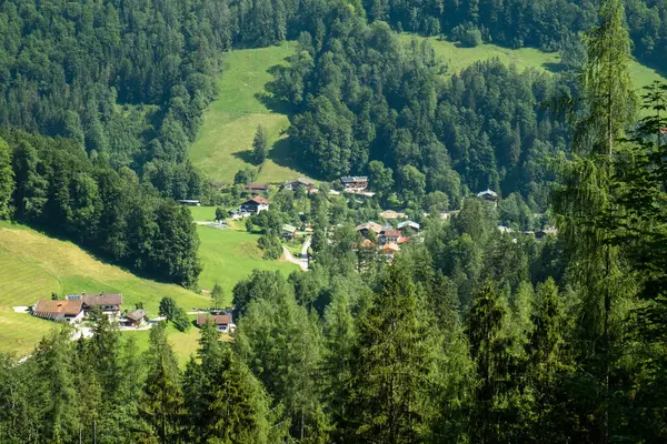 Piccolo Villaggio Montagna — Foto Stock