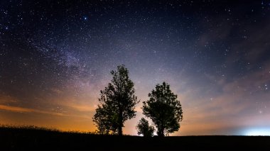 Samanyolu ile gece gökyüzü