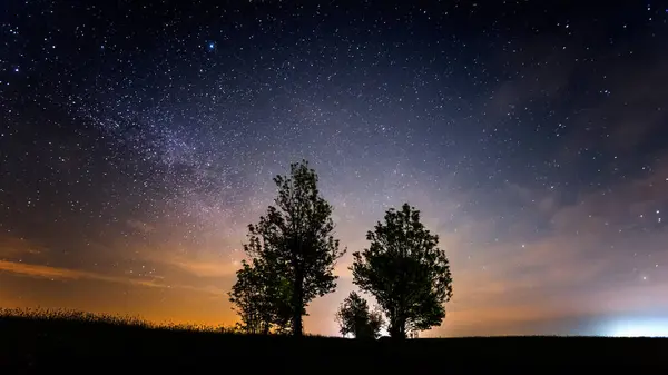 Samanyolu ile gece gökyüzü