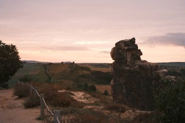 Harz Dağları 'ndaki taş yığınının muhteşem manzarası.                