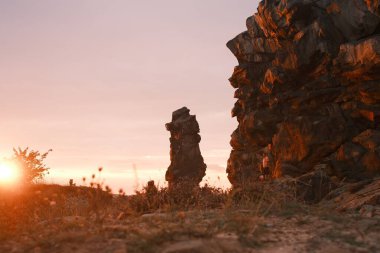 Harz Dağları 'ndaki taş yığınının muhteşem manzarası.                
