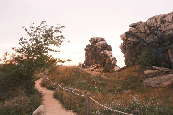 Harz Dağları 'ndaki taş yığınının muhteşem manzarası.                