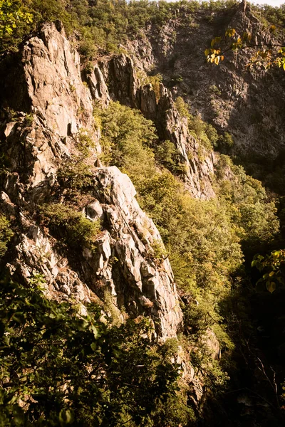 Harz dağlarındaki Bode Kanyonu 'nun güzel manzarası         