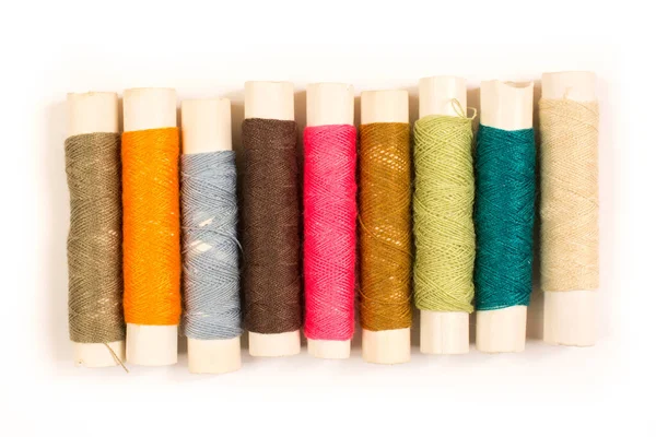 Kleurrijke Katoenen Garens Rollen Voor Het Naaien Draadspoelen Voor Textielindustrie — Stockfoto