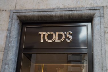 Roma, İtalya - 24 Ocak 2023: Roma, İtalya 'da Tod' un ayakkabı mağazası. 