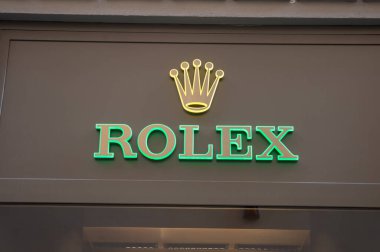 Roma, İtalya - 24 Ocak 2023: Rolex saat dükkanı, Roma 'nın merkezinde, İtalya. 