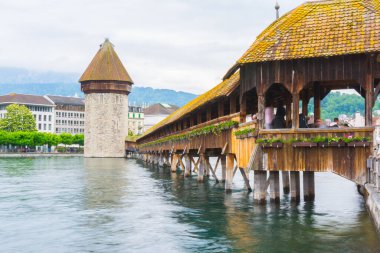 Şehir silueti, Chapel Köprüsü, Lucerne (Luzern), İsviçre 