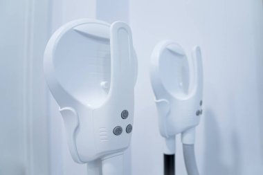 Bir klinikte yağ azaltma makinesi..
