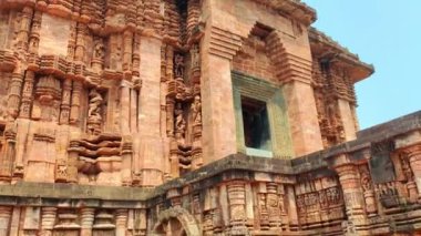 Dünyaca ünlü Konark Güneş Tapınağı, 13. yüzyılda inşa edildi.