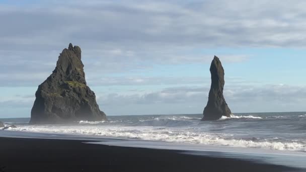 Reynisdrangar Basalt Sea Stacks Reynisfjara Black Sand Beach Vik Iceland — Video Stock