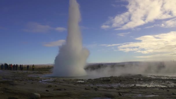 Strokkur Geyser Southwestern Iceland Erupting Fountain Type Geyser Haukadalur Valley — Vídeo de Stock