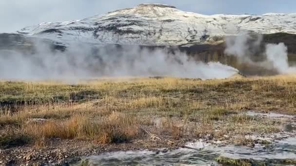 Steam Rising Haukadalur Valley Iceland Snow Slopes Laugarfjall Hill Which — 图库视频影像