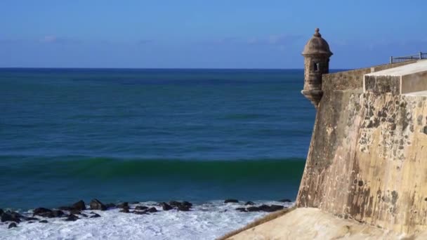 Fort Wall Wachtpost Boven Caribische Zee Crasht Golven Bartizan Garita — Stockvideo