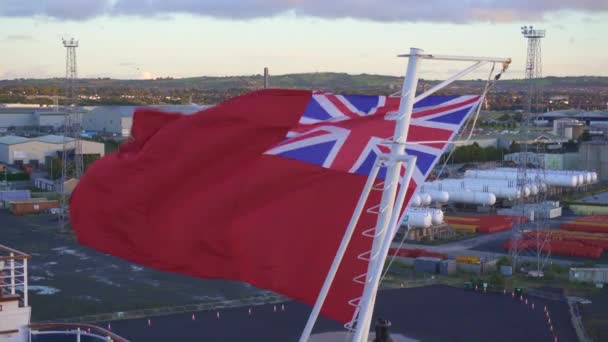 Belfast Nordirland Flagge Und Whirlpool Auf Dem Kreuzfahrtschiff Emerald Princess — Stockvideo