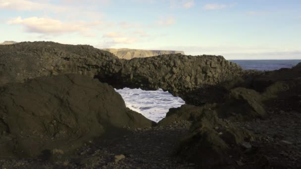 Dyrlay Dyrholay Door Hill Island Cape Portland アイスランドの南海岸 ヴィク近郊に位置する小さな岬 レイニスフィヤラとレイニスドランガーは — ストック動画