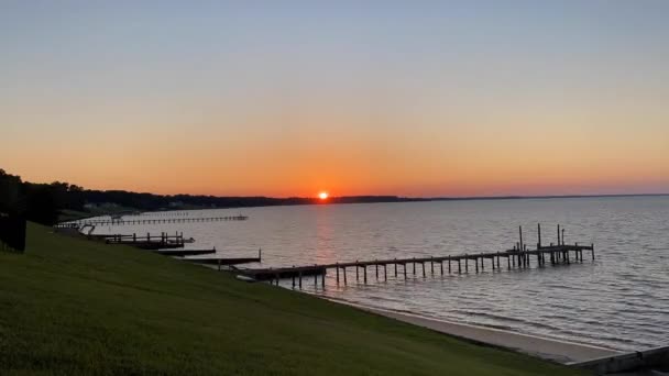 Время Захода Солнца Реке Раппаханок Впадающей Чесапикский Залив Восточной Вирджинии — стоковое видео