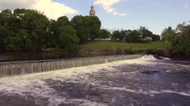 Blackstone Nehri Vadisi Ulusal Tarih Parkı, Slater Değirmen Tarihi Bölgesi. Samuel Slater 'ın pamuk fabrikası ve barajı Pawtucket, Rhode Island' da Amerikan endüstriyel devriminin doğduğu yer..