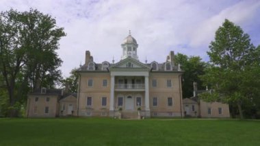 Towson, Maryland, Hampton Ulusal Tarihi Sitesi. Hampton Malikanesi, Gürcistan 'da bir malikane, Ridgely ailesine aitmiş. Ulusal Park Servisi tarafından tarih ve mimari için korunmuştur.