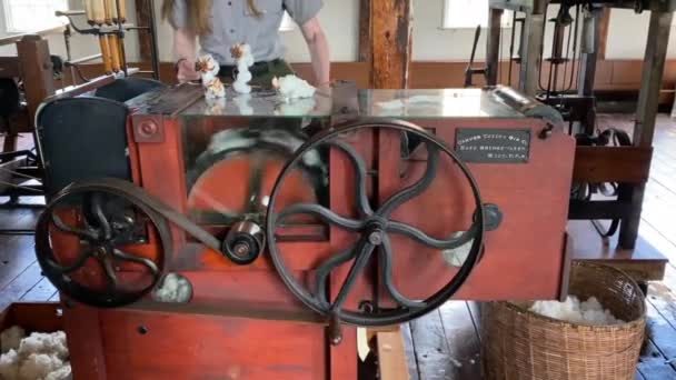 Pawtucket Rhode Island Cotton Gin Machine Separates Cotton Fibers Seed — Stock Video