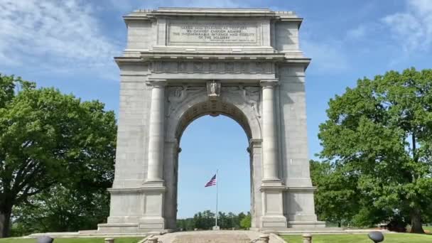 美国国家纪念拱门座落于宾夕法尼亚的山谷锻造国家历史公园 纪念乔治 华盛顿的大陆军到达纪念碑 — 图库视频影像