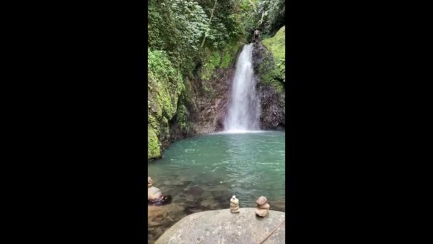 Seven Sisters Waterfalls Grenada Grand Etang National Park Man Clif — Stock Video
