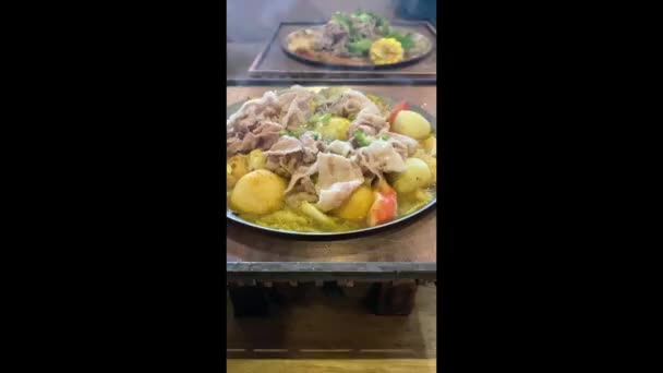 Maukas Pot Taiwanilainen Hot Pot Ketju Sijainnit Yhdysvalloissa Kanadassa Naudanliha — kuvapankkivideo