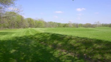 Hopewell Kültür Ulusal Tarih Parkı. MÖ 200 'den MS 500' e kadar büyüyen yerli halkın toprak işleri ve mezar tepecikleri. Chillicothe, Ohio 'daki Mound City grubu..