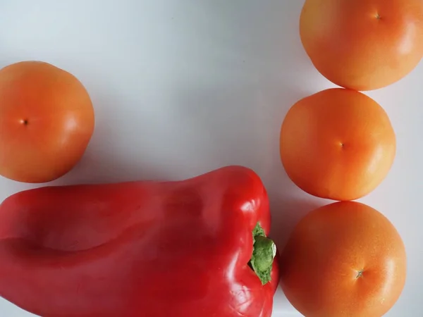 Tomates Rouges Blanches Sur Fond Noir — Photo