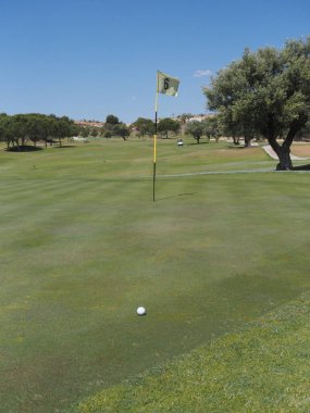 Delikli golf sahası