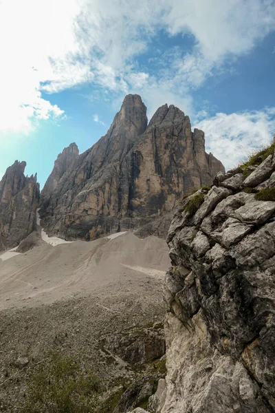 Panoramatický Výhled Italské Dolomity Vpředu Mnoho Vysokých Ostrých Vrcholů Mnoha — Stock fotografie