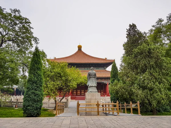 Confucius Temple Beijing China Painted Red Confucius Statute Front Temple — ストック写真