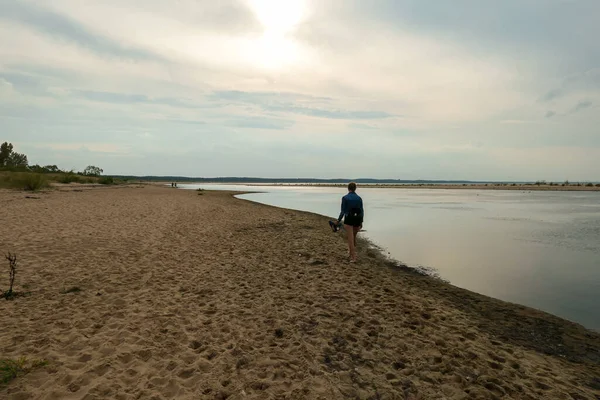 Woman Shorts Walking Coastal Line Sandy Beach Baltic Sea Sobieszewo — 图库照片
