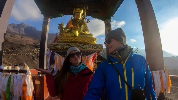 Couple Visiting Buddhist Temple Muktinath Nepal Golden God Sitting Them — 스톡 사진