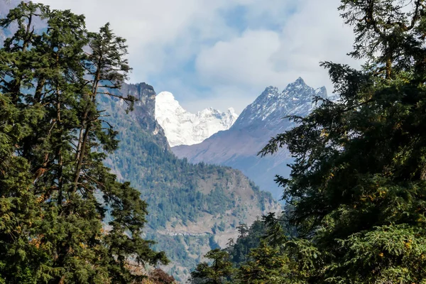 Вид Гімалаї Annapurna Circuit Trek Nepal Вид Порушується Густими Верхівками — стокове фото
