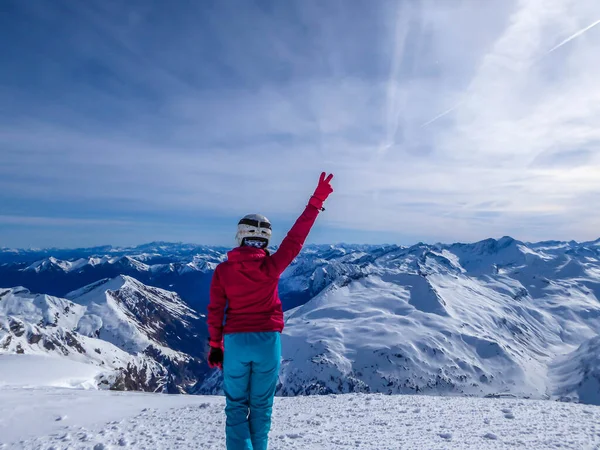 Snowboarding Girl Standing Top Mountain Moelltaler Gletscher Austria Enjoying View — Φωτογραφία Αρχείου