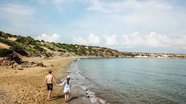 Couple Walking Lara Beach Cyprus Hidden Gem Spoiled Tourists Solitude — 图库照片